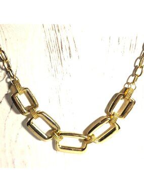 Vtg monet necklace Gold-Tone Rectangular Links classic statement office career